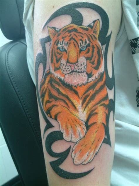 It all started to change in the 1970s when tattoos began to appear in glossy magazines. Tattoo Artist 06 « Ancient Art Tattoo