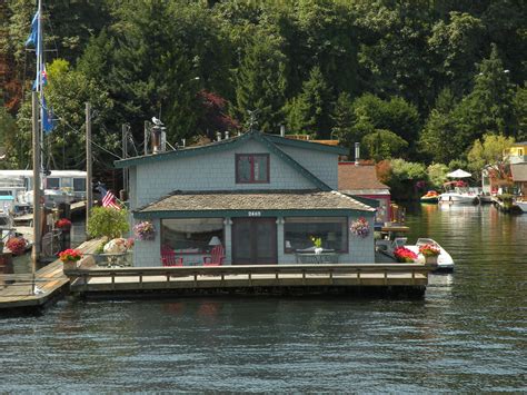 Oct 29, 2020 · this houseboat rental in seattle is absolutely incredible; Seattle Is Waiting For You (houseboats, moving to, place ...