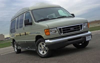 Used 2005 Ford Econoline Wagon Features & Specs | Edmunds