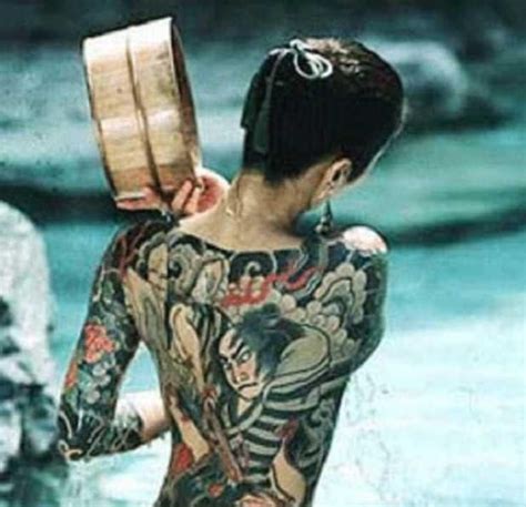 Yakuza Woman S Body Portrait Is Full Of Tattoos Pretty But