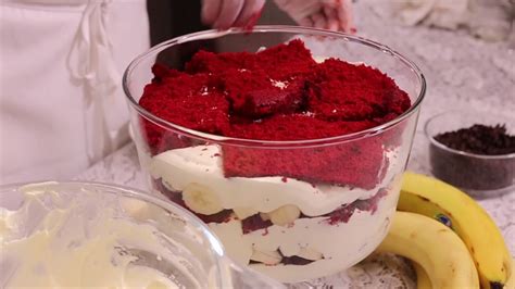 Talking with your vet about the cat food you provide and following the directions on the label will help ensure your cat's diet is balanced and your cat stays healthy. Red Velvet Banana Pudding by Magnolia Bakery - YouTube