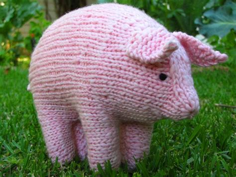 So, i drew a large circle on the front. Pig Knitting Pattern by Linda Dawkins - Craftsy