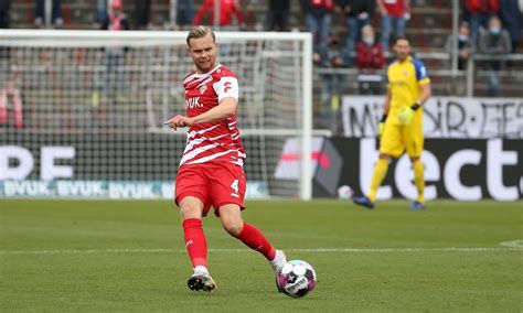 Der hsv steht nach vier ligaspielen souverän auf dem ersten tabellenplatz. Auswärts beim HSV: Die Kickers treffen am 5. Spieltag ...