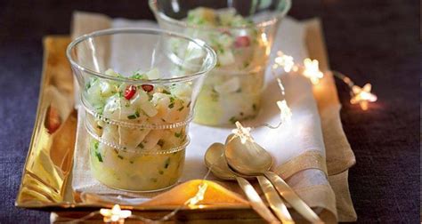 Une poêle,4 verrines,et une spatule en bois. Verrines de carpaccio de Saint-Jacques et mousse de céleri-rave | Tartare de saint jacques, Noix ...