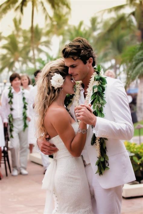 Fill your hair with extension, especially thin hair like danny jelaca, celebrity hairstylist, owner of a salon & spa at miami beach opines. All-White Destination Beach Wedding in Hawaii | Beach ...