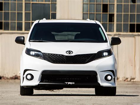 The 2016 toyota sienna comes in 10 configurations costing $28,850 to $46,410. Fotos de Toyota Sienna SE TRD Concept 2016