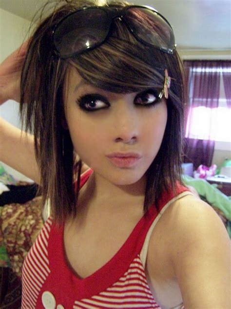 free desktop wallpapers: Emo girls wallpaper