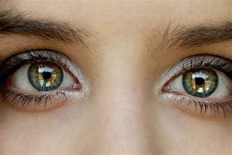 While hypnosis may seem like magic, in fact, there is a lot of practice and science that goes on behind the act of hypnotizing someone. 10 Tips of How to Hypnotize Someone to Sleep - Hypnosis Master