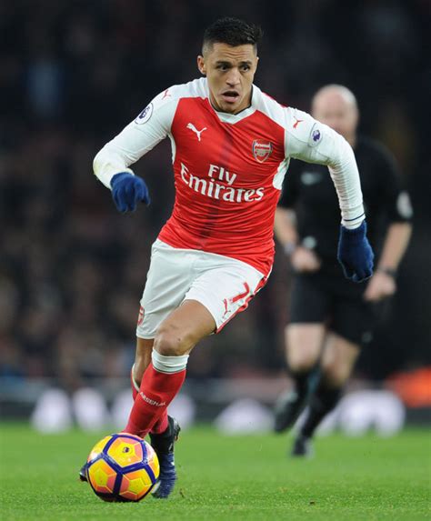 alexis sanchez arsenal star talks contract situation daily star