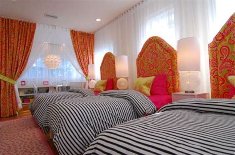 Space Efficient And Chic Shared Girls Bedroom Design Ideas
