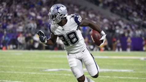 The New Orleans Saints Should Try To Sign Dez Bryant This Week