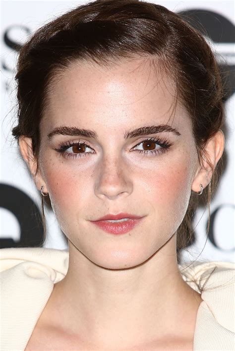 Look At Emma Watson This Is The Perfect Amount Of Lash Glamour