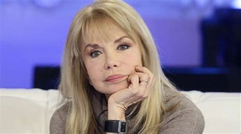 Born on 25th august, 1940 in rome, lazio, italy, she is famous for il bi e il ba (1986), morto troisi, viva troisi! Maria Giovanna Elmi ieri e oggi, eccola a 20 anni: com'era ...