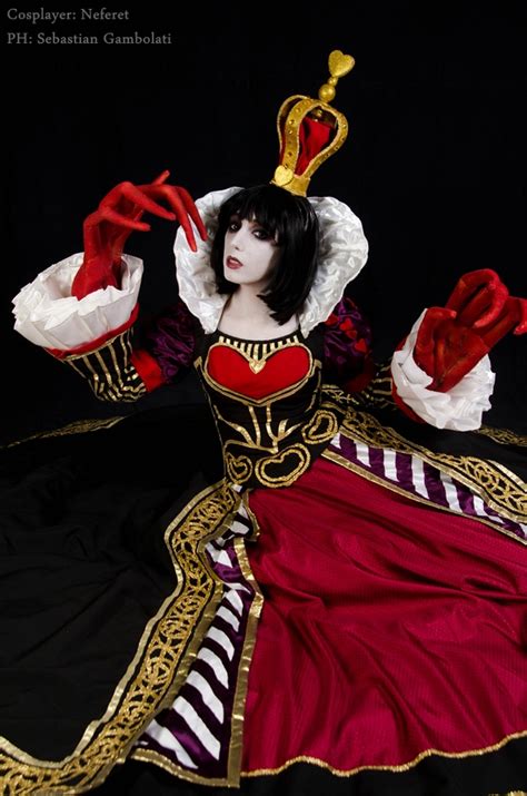 Alice in borderland (2010) 2. Red Queen of Hearts - Alice Madness Returns by Neferet ...