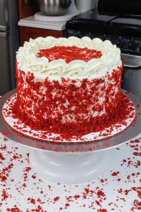 Hướng dẫn how to decorate red velvet cake with crumbs đơn giản và đẹp mắt