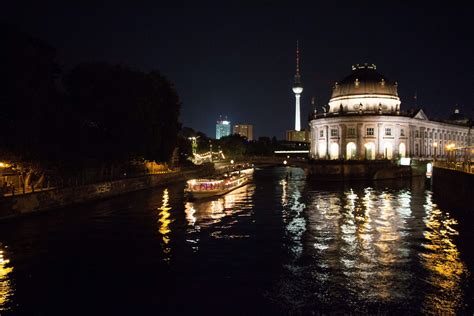 Der stadtteil gilt als einer der weniger schönen in berlin. Chinesischer Garten Berlin Reizend Berlin Bei Nacht Vom ...