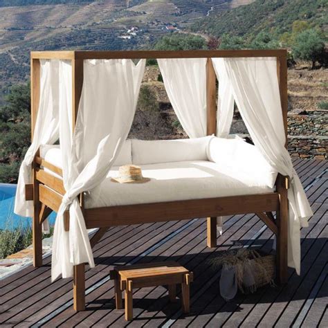 Quality outdoor canopy beds can last a lifetime if you take proper care, and they allow you one of the things that we love about the outdoor canopy bed is the geometric contrast and symmetry that it. 40 Outdoor Beds For An Amazing Summer