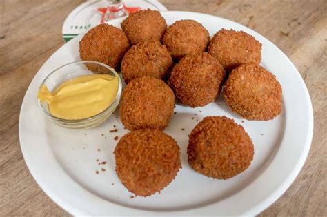 Последние твиты от netherlands at the eu (@nlateu). 18 Delicious Dutch Foods to Try in Amsterdam at Least Once