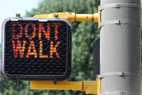 Why Dont They Bother Putting The Apostrophe In Dont Walk Signs
