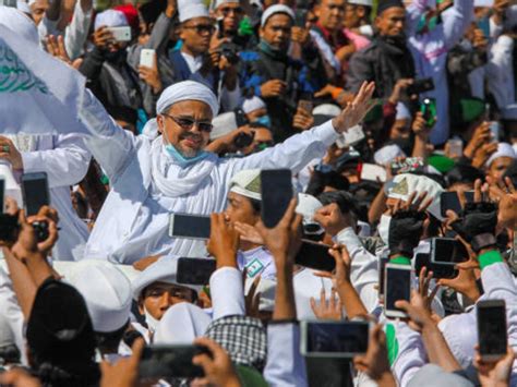 Faktanya, rizieq sudah pernah diadili dan dipenjara. Ruhut Sitompul: Rizieq Shihab Tinggal Tunggu Waktu! | Tagar