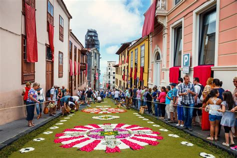 In switzerland, there will be various corpus christi day special masses and religious processions. Corpus Christi: como ele é celebrado em outras culturas?