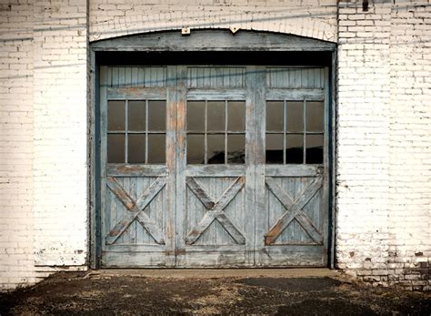 Restoring Or Tearing Down A Vintage Garage Here Is What To Save