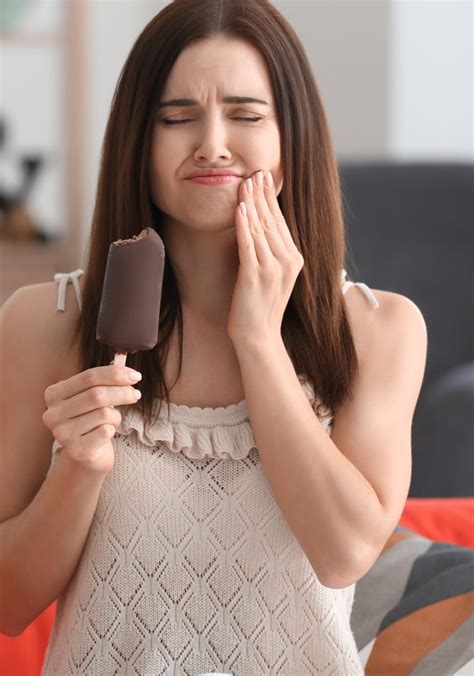 This is because the sinus pressure shifts as you move and is felt. Homemade Toothache Remedies For The Worst Pain • My Blah ...