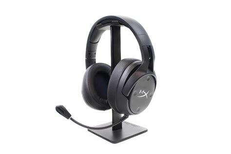 The hyperx cloud flight s delivers an impressive 30 hours* of battery life and the ultimate convenience of both wireless charging and 2.4ghz wireless audio connectivity. HyperX Cloud Flight S Headset Test: Überzeugender ...