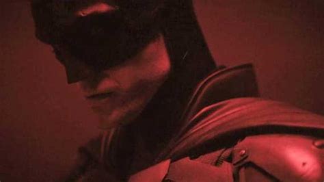 The Batman Robert Pattinsons Batsuit Revealed For The First Time In Leaked Set Pics See Here
