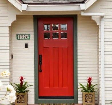 Mulailah dengan percikan warna tepat di depan pintu. Misteri dan Arti Warna Pintu Rumah Yang Berwarna Merah