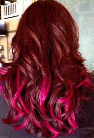 Hot roots are caused by the heat of the scalp acting as a catalyst for color to lift the natural hair, making the first 1/2 inch of hair look a level lighter and/or brighter than the rest of the hair, says l'oreal professionnel artist, jackie epperson. Deep pink curls/ red hair | Hair & Nails | Pinterest ...
