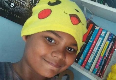 Menino De 12 Anos Vítima De Racismo No Instagram Ganha Livros Da