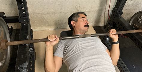 Bench Pressing With No Spotter: 4 Rules to Do It Safely | Art of Manliness