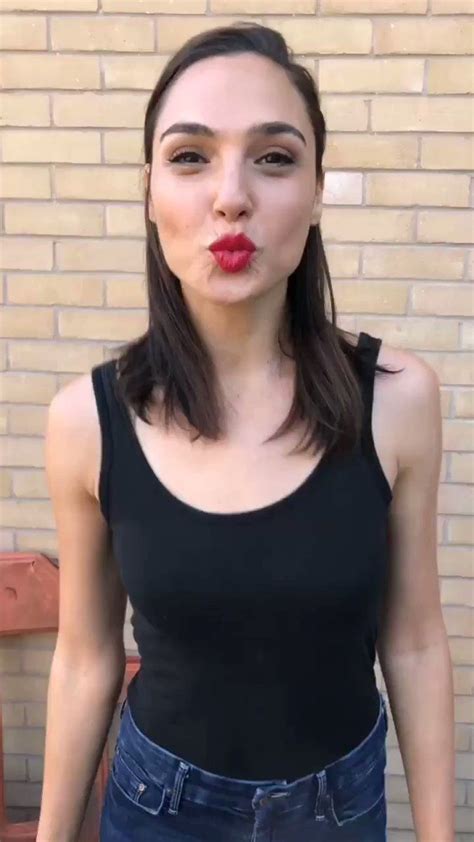 Gal Gadot On Twitter Kisses And Shimmies Revlon