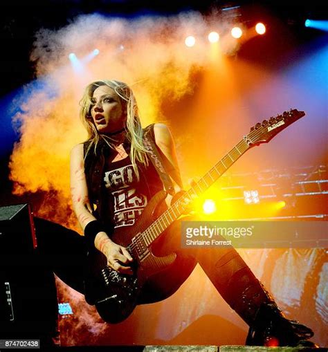 Nita Strauss Performs With Alice Cooper Live On Stage At Manchester