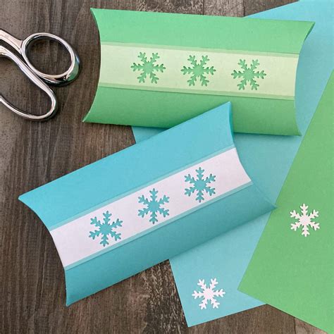 How To Make A Pillow Box With Snowflake Cutouts T Wrapping Love