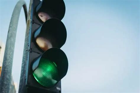 Flashing Green Light Bc Traffic Light To Confuse Everyone 2023