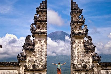 Templo De Besakih Y Visita A La Puerta De Lempuyang Bali 2021 Viator
