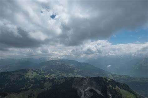 Aber als alleiniges ziel für einen wolkenlosen frühsommertag schien mir die wanderung etwas kurz. Grosser Mythen Wanderung - grandiose Aussicht auf 5 Seen