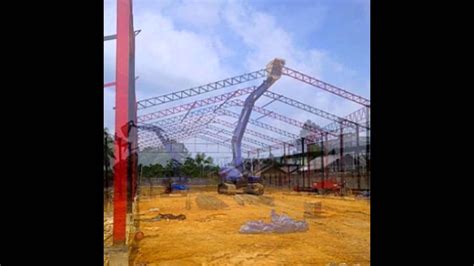 Rangka ini merupakan campuran seng dan alumunium dengan keunggulan utama yaitu memiliki bobot yang cukup ringan tetapi strukturnya sangat kuat. Rangka Atap Baja Ringan | Spesialis Galvalum Surabaya ...
