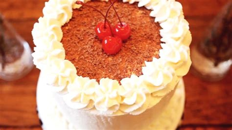 Just desserts dessert recipes sprinkles recipe refreshing desserts vanilla buttercream frosting funfetti cake cake photography loaf cake pound cake recipes. gato cake