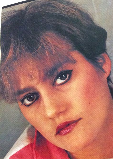 Saturata pana peste cap de regimul comunist, nadia comaneci a luat hotararea sa fuga din tara in 1989. Pin by Liya Ladizinsky on Nadia Comaneci | Nadia comaneci ...
