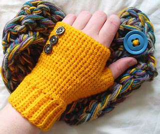 Within a matter of hours, you will have a beautiful cold weather accessory to keep your hands warm. Ravelry: Seamless fingerless gloves pattern by neschof