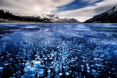 Abraham Lake The Lake That Gets So Cold The Bubbles Freeze Insureandgo