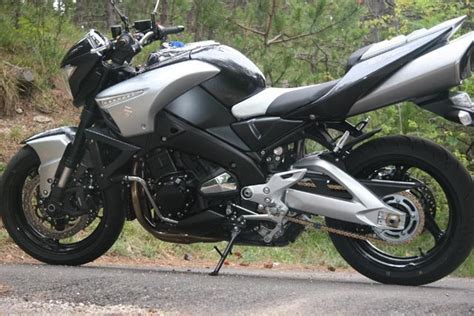 Max torque was 107.69 ft/lbs (146.0 nm) @ 7200 rpm. Suzuki B-King