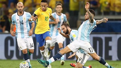 Rojo, fernandez, basanta, garay, peruzzi; Brasilien gewinnt 3:0 gegen Argentinien :: DFB - Deutscher ...