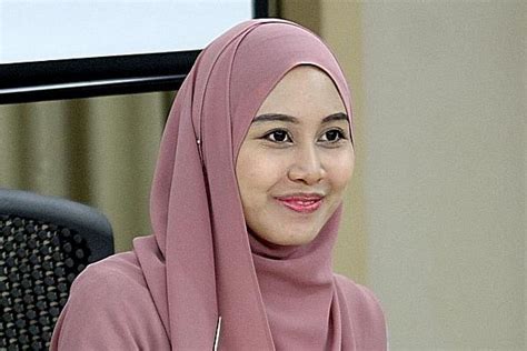 23 main dengan ustazah