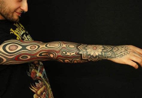 tatuaż na całą rękę