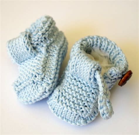 Try whipping up a cute pair of booties for your next baby shower, and have fun embellishing the booties with colorful trims. Pin on KNIT-ERESTING