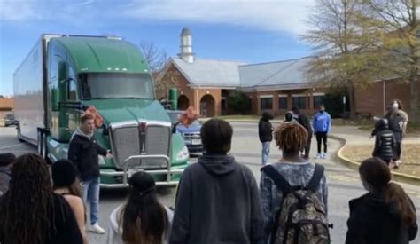 These Truckers Are Sharing Their Wisdom With Teens In Hopes That It Will Prevent Future Accidents